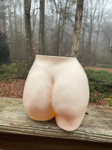 Big booty planter